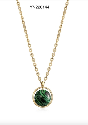 Collana inossidabile dei gioielli di coppia di torsione dell'oro della collana del pendente della pietra del giro di verde dell'OEM